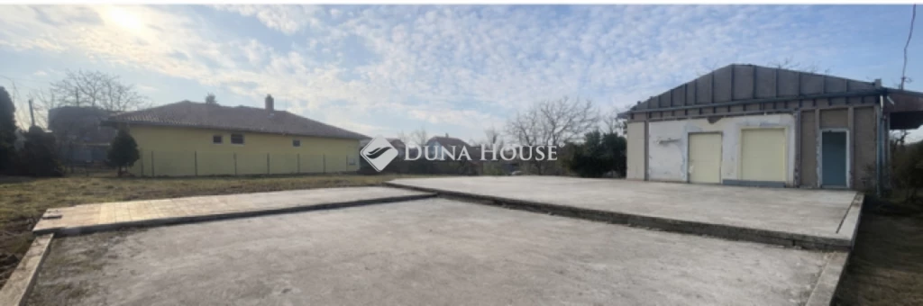 Eladó telek, Gyömrő