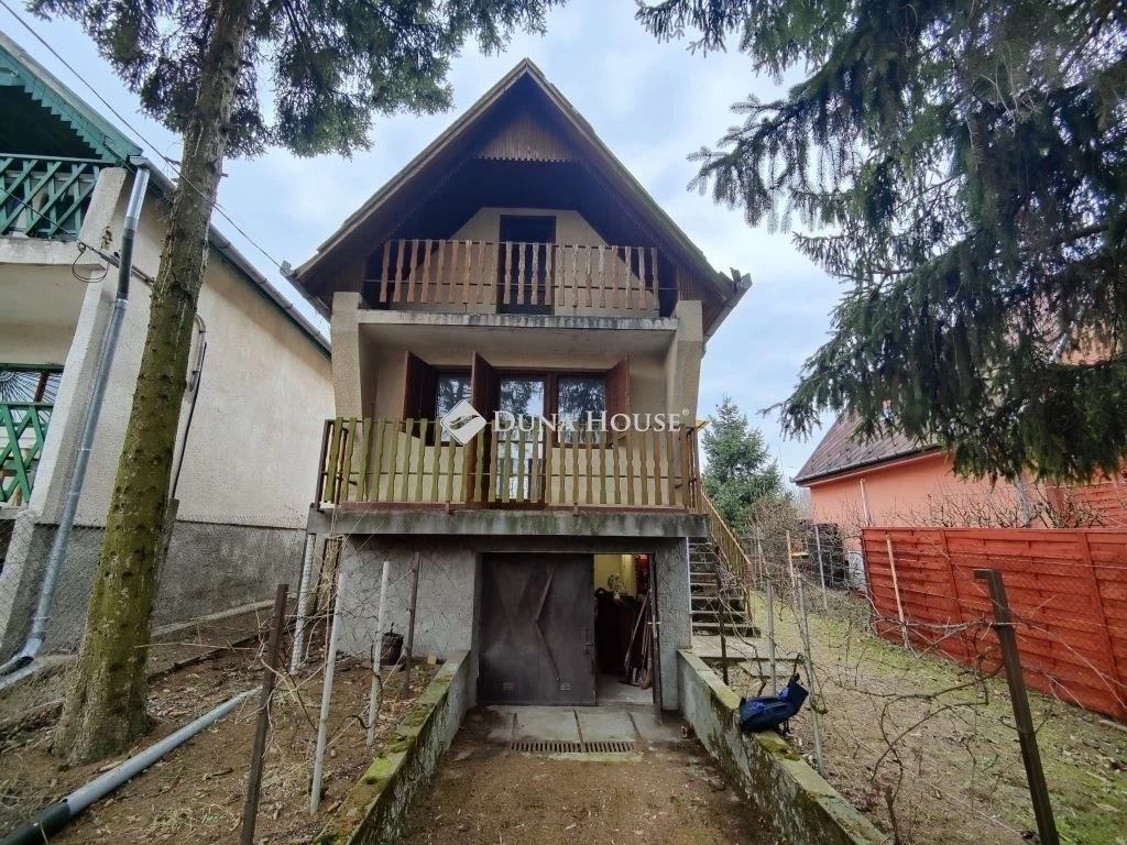 Eladó ház, Péteri