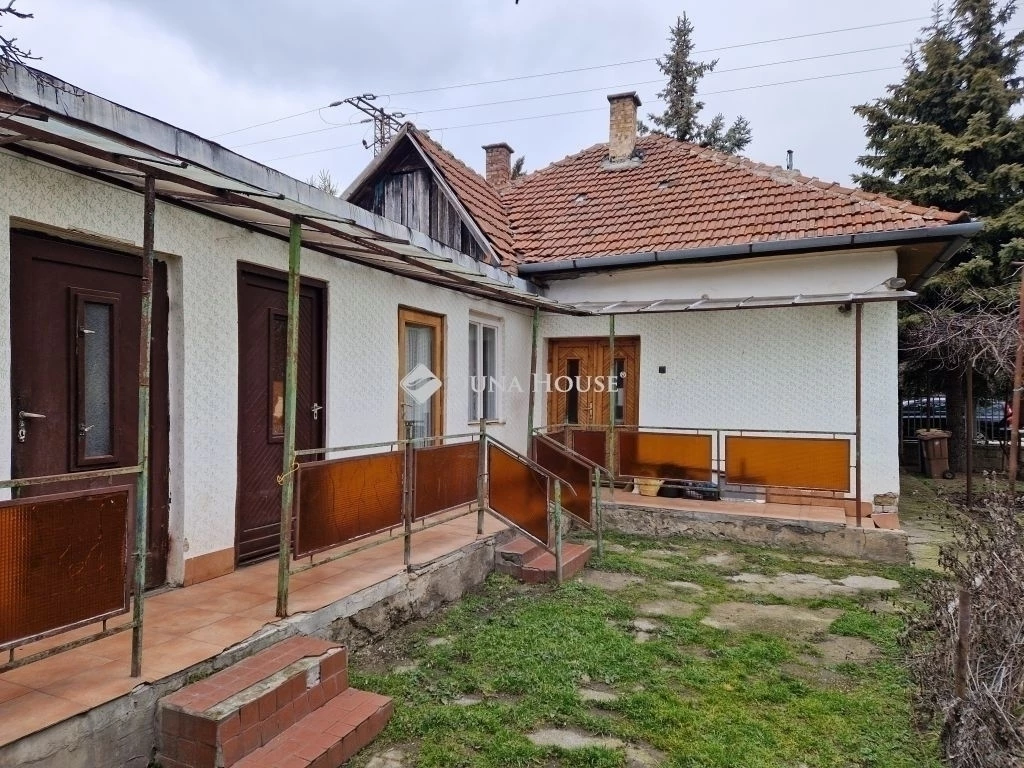 Eladó ház, Monorierdő