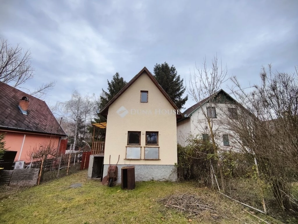 Eladó ház, Péteri