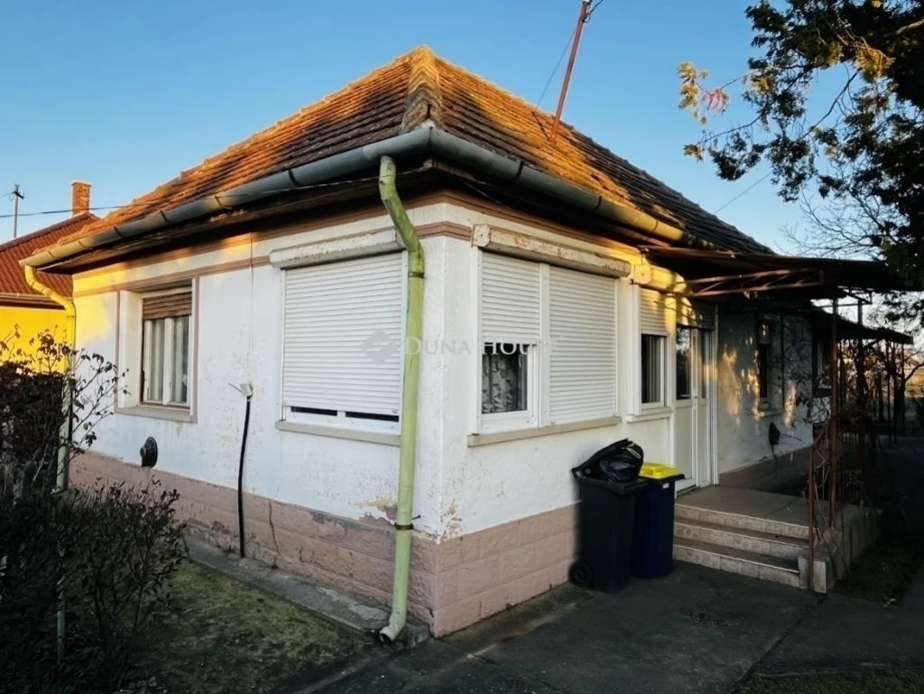 Eladó ház, Tápiószecső