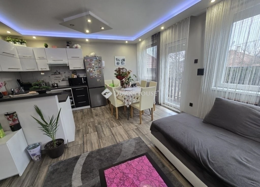 c3-1-name c2-2-name, Pécel