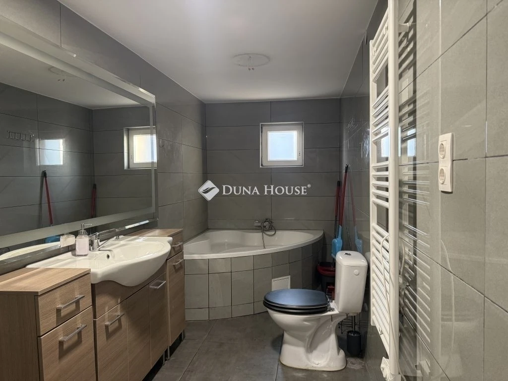 c3-1-name c2-1-name, Monorierdő