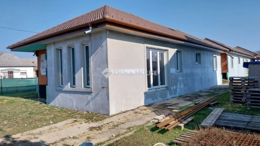 Eladó ház, Nagytarcsa