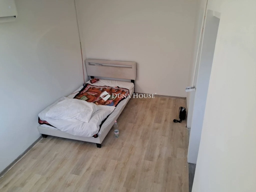 c3-1-name c2-1-name, Nagyvenyim, Attila utca