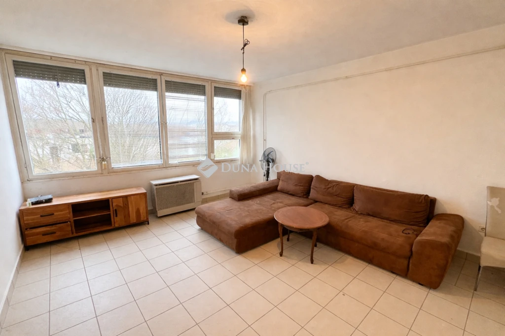 Eladó lakás, Gödöllő