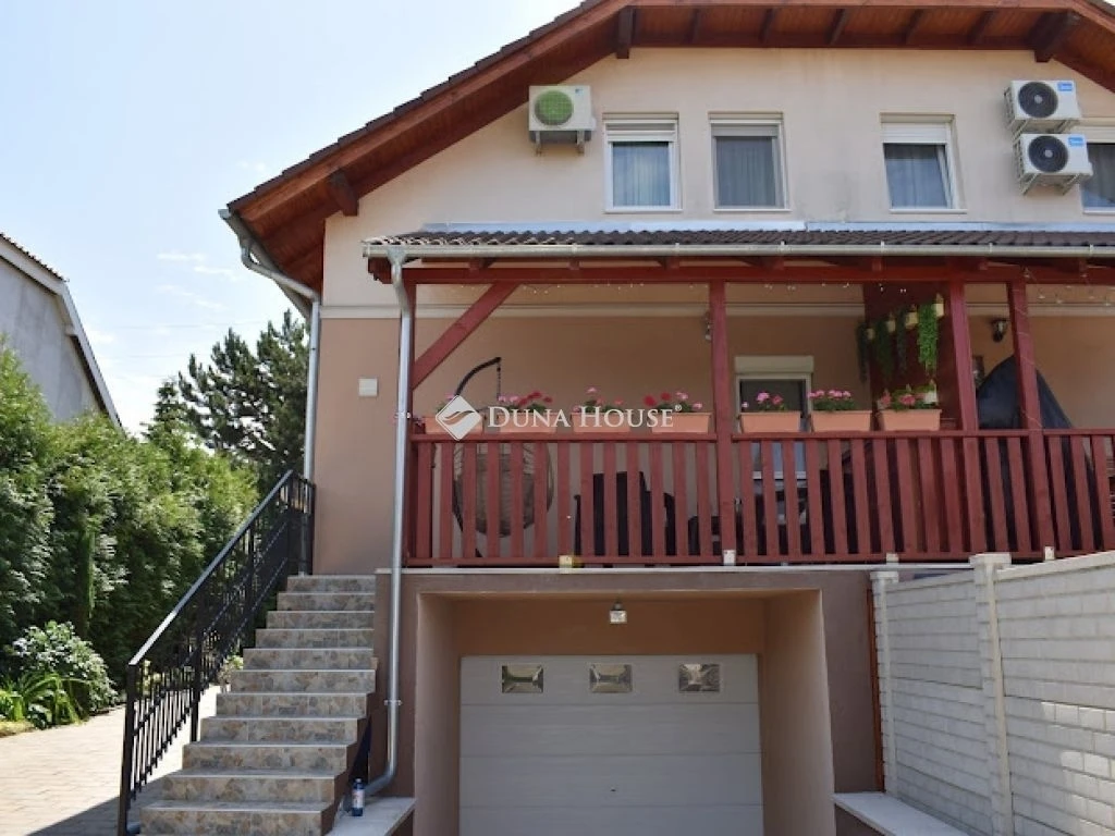 Eladó ház, Maglód