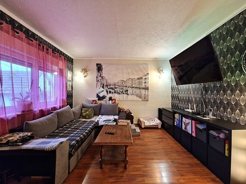 Eladó ház, Maglód