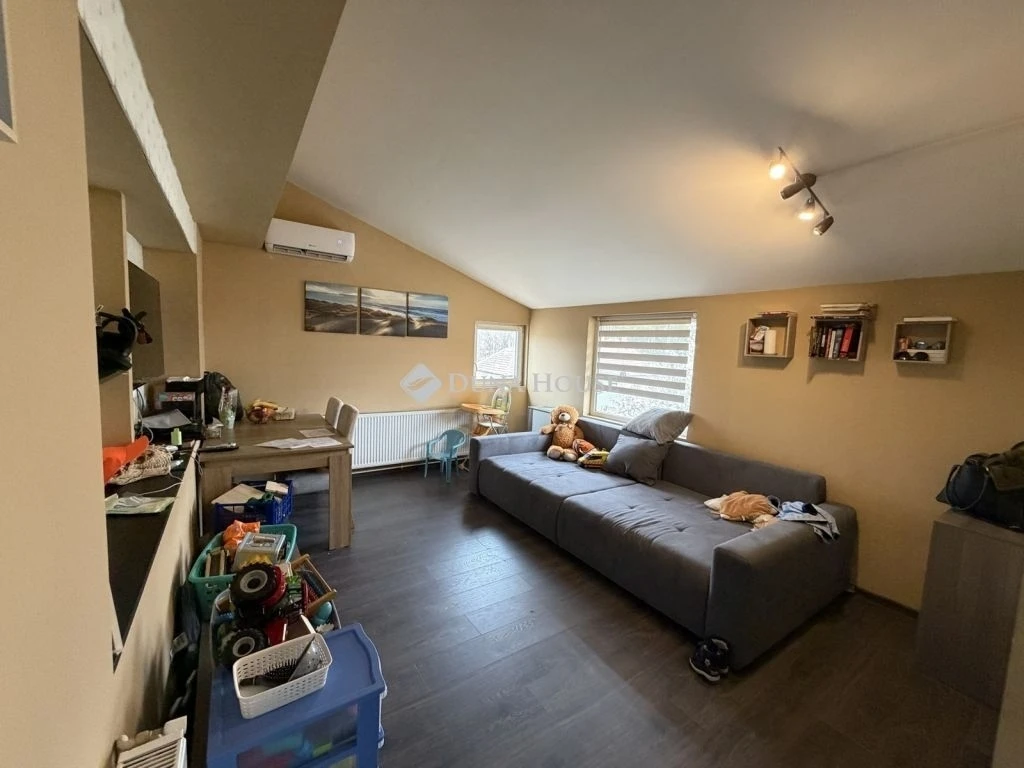 c3-1-name c2-1-name, Tápiószecső