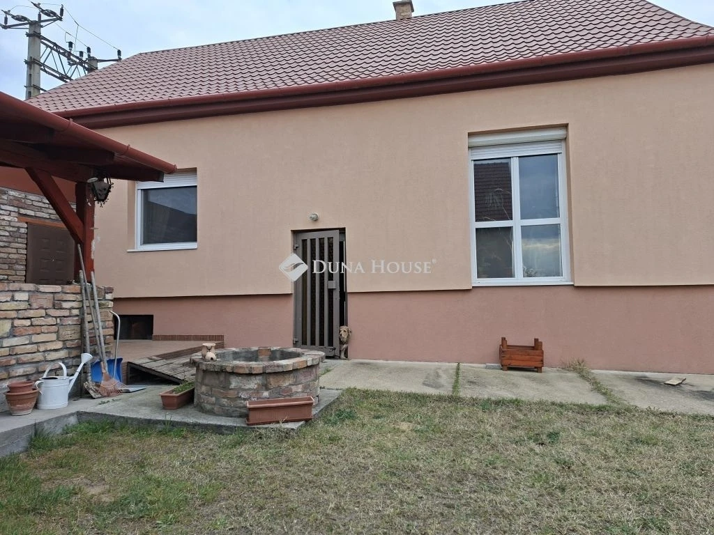 c3-1-name c2-1-name, Erdőkertes