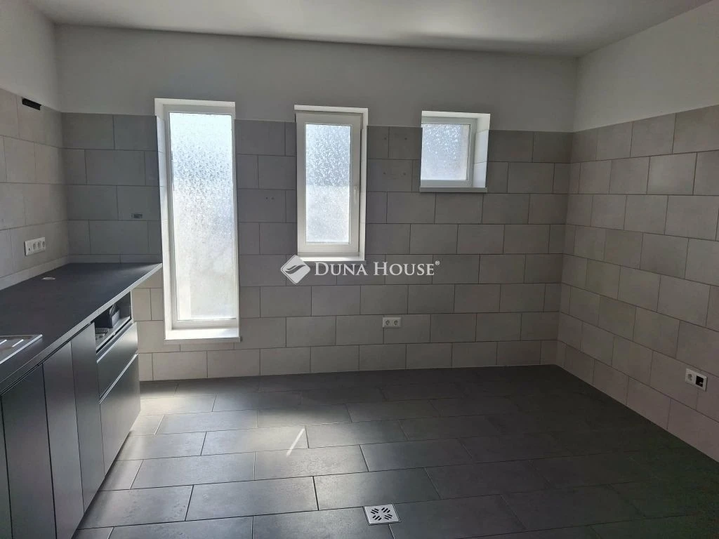 c3-1-name c2-1-name, Gödöllő