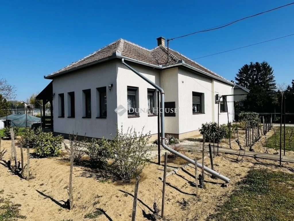 Eladó ház, Tápiószecső