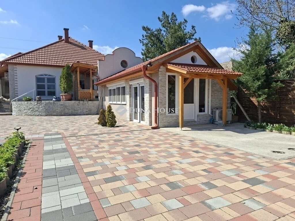 Eladó ház, Tápiószecső