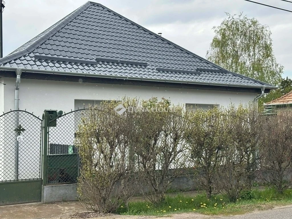 Eladó ház, Maglód