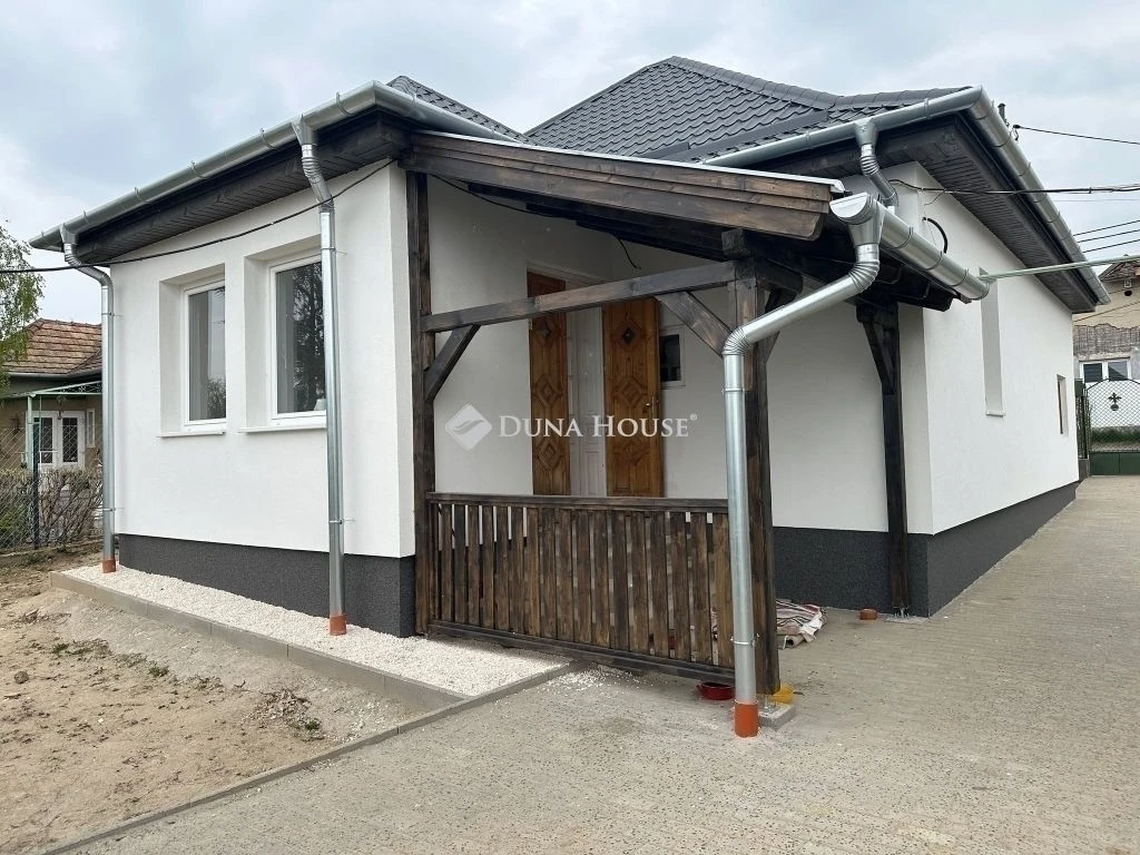 Eladó ház, Maglód