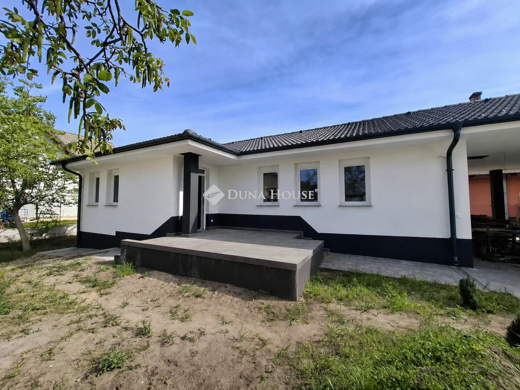 Eladó ház, Gyál