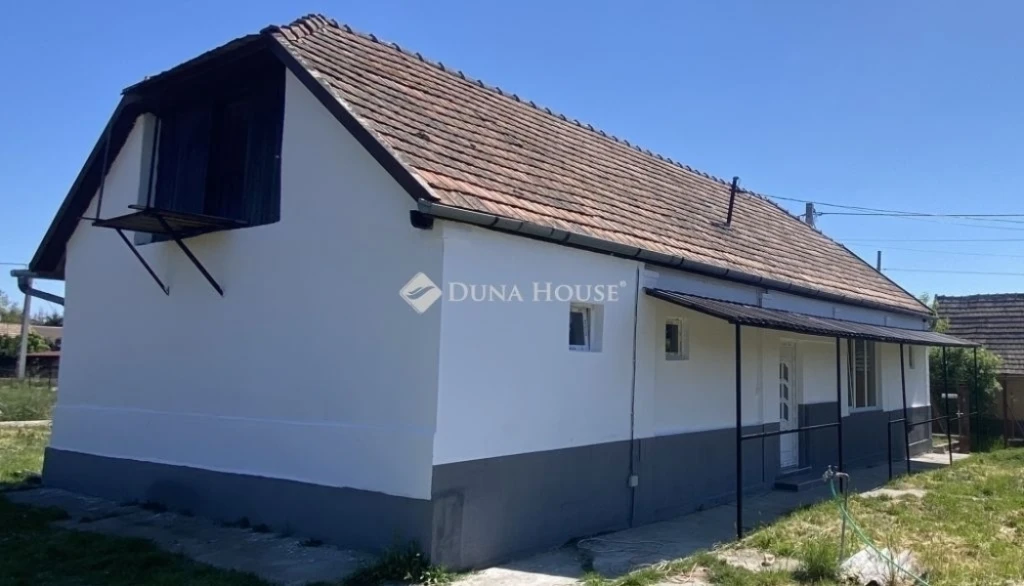 Eladó ház, Pánd