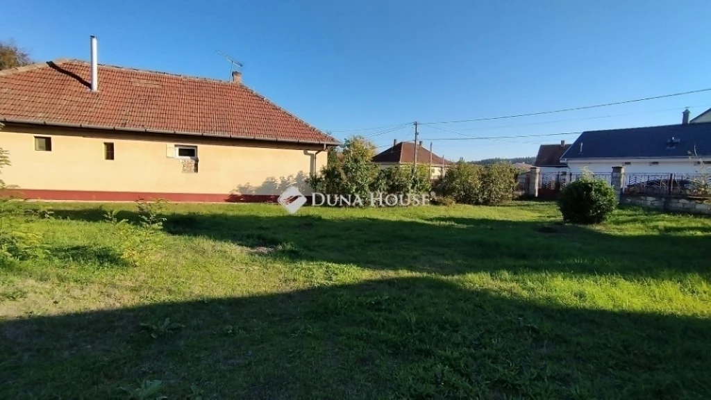 Eladó telek, Sülysáp