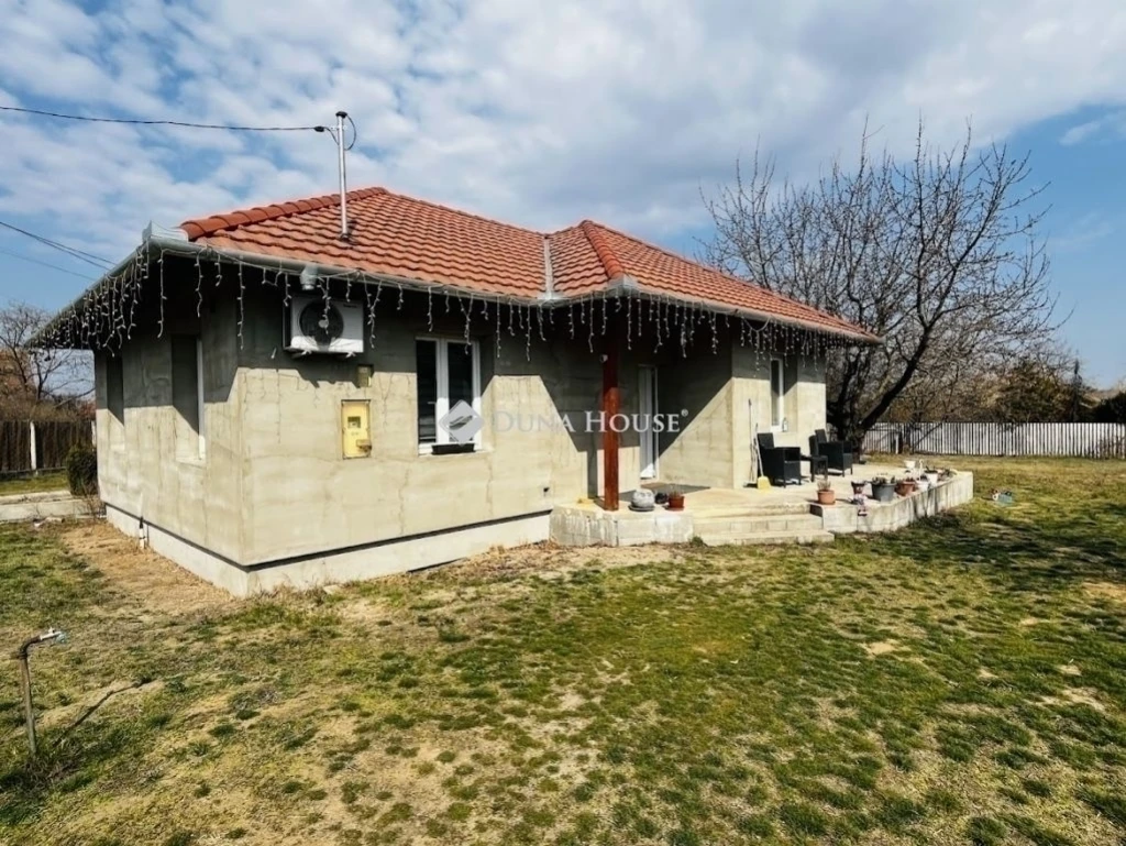 c3-1-name c2-1-name, Tápiószecső