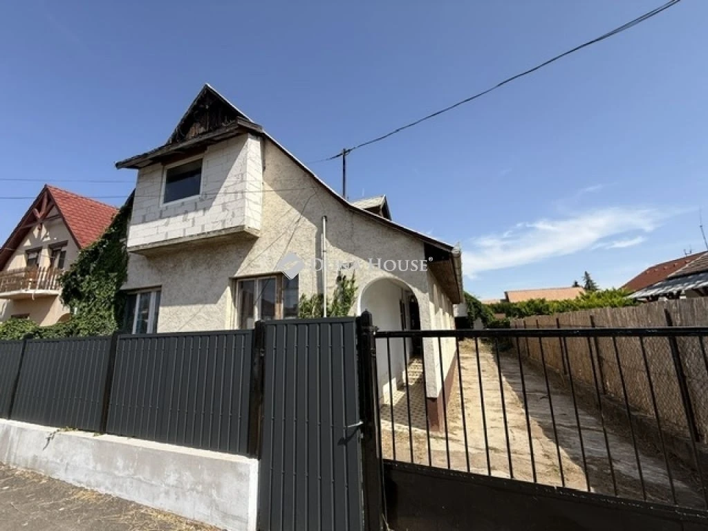 Eladó ház, Gyál
