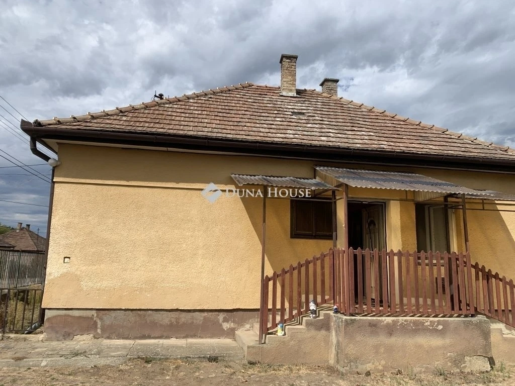 Eladó ház, Isaszeg
