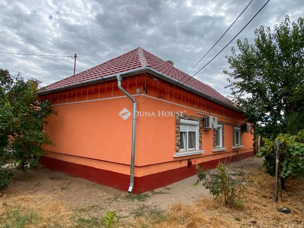 Eladó ház, Dánszentmiklós