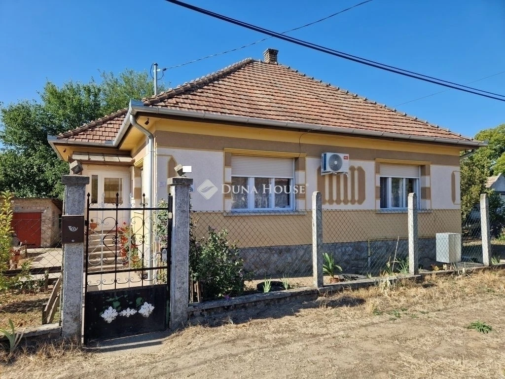 c3-1-name c2-1-name, Tápiószecső