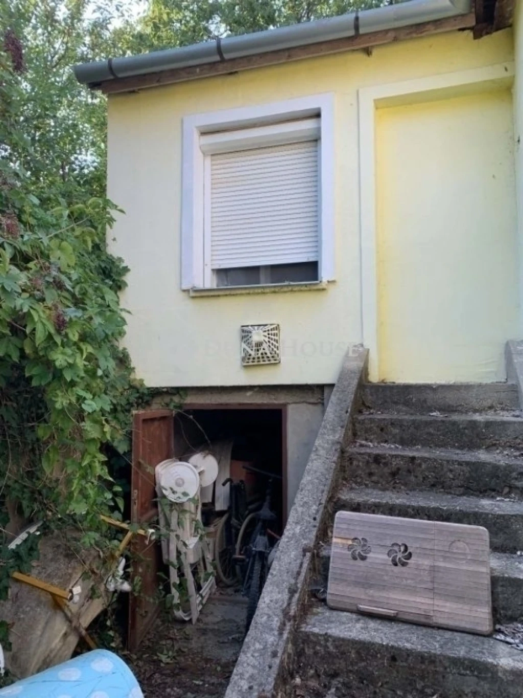 Eladó ház, Pécel