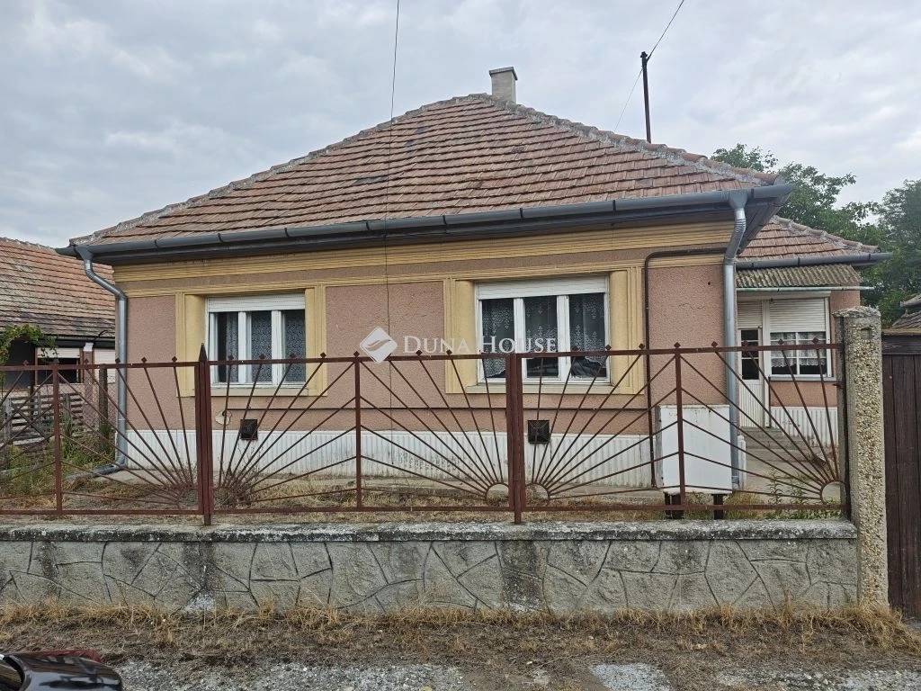 Eladó ház, Szentmártonkáta