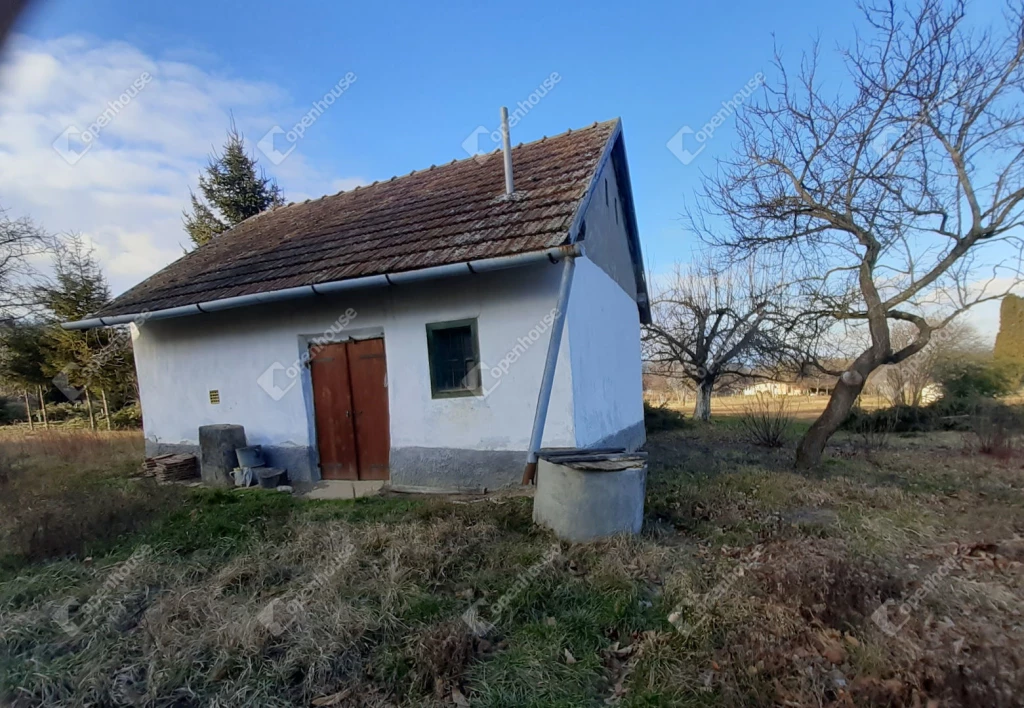 Miháld Örömhegy, eldugott  csendes nyugodt részén birtok eladó