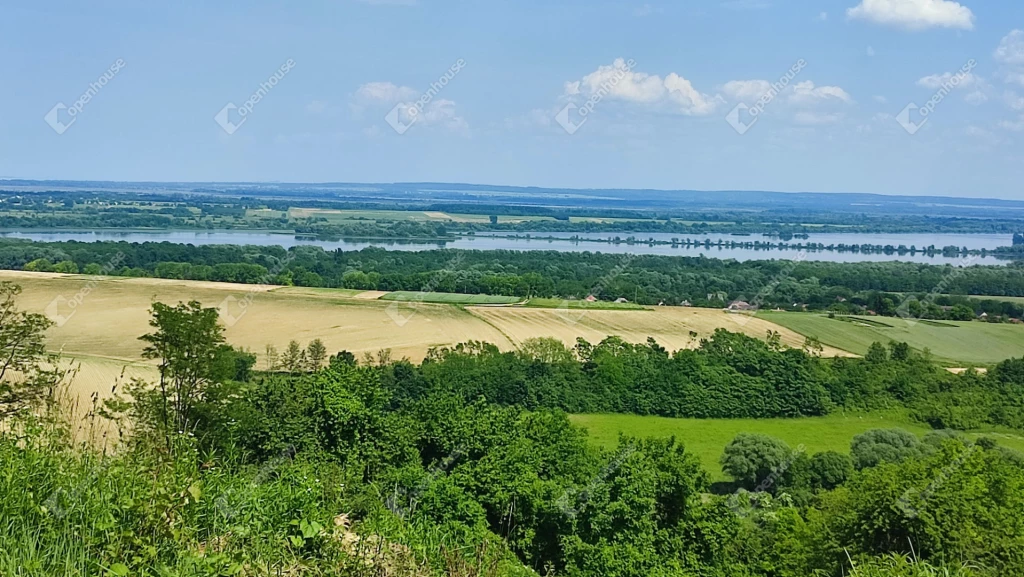 Eladó hétvégi ház Zalaszabar panorámás részén.