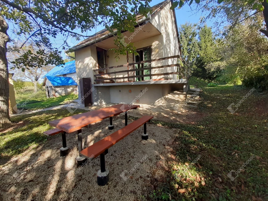 For sale house with a garden, Sand