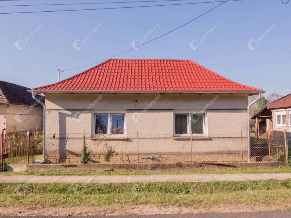 For sale house, Csörnyeföld