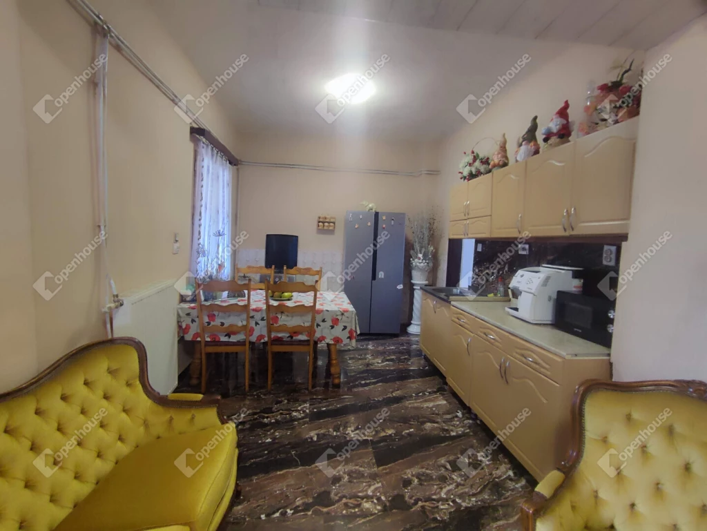 Részben felújított családi ház eladó Zalakomárban