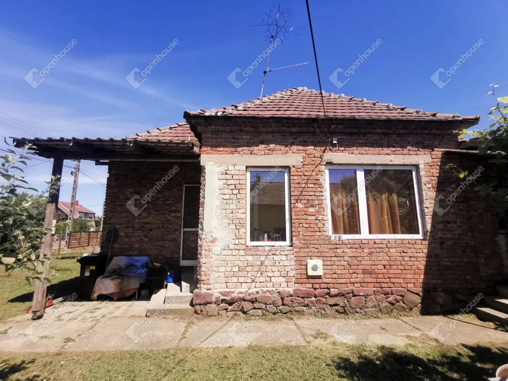 Eladó felújítandó családi ház Pölöskefőn!