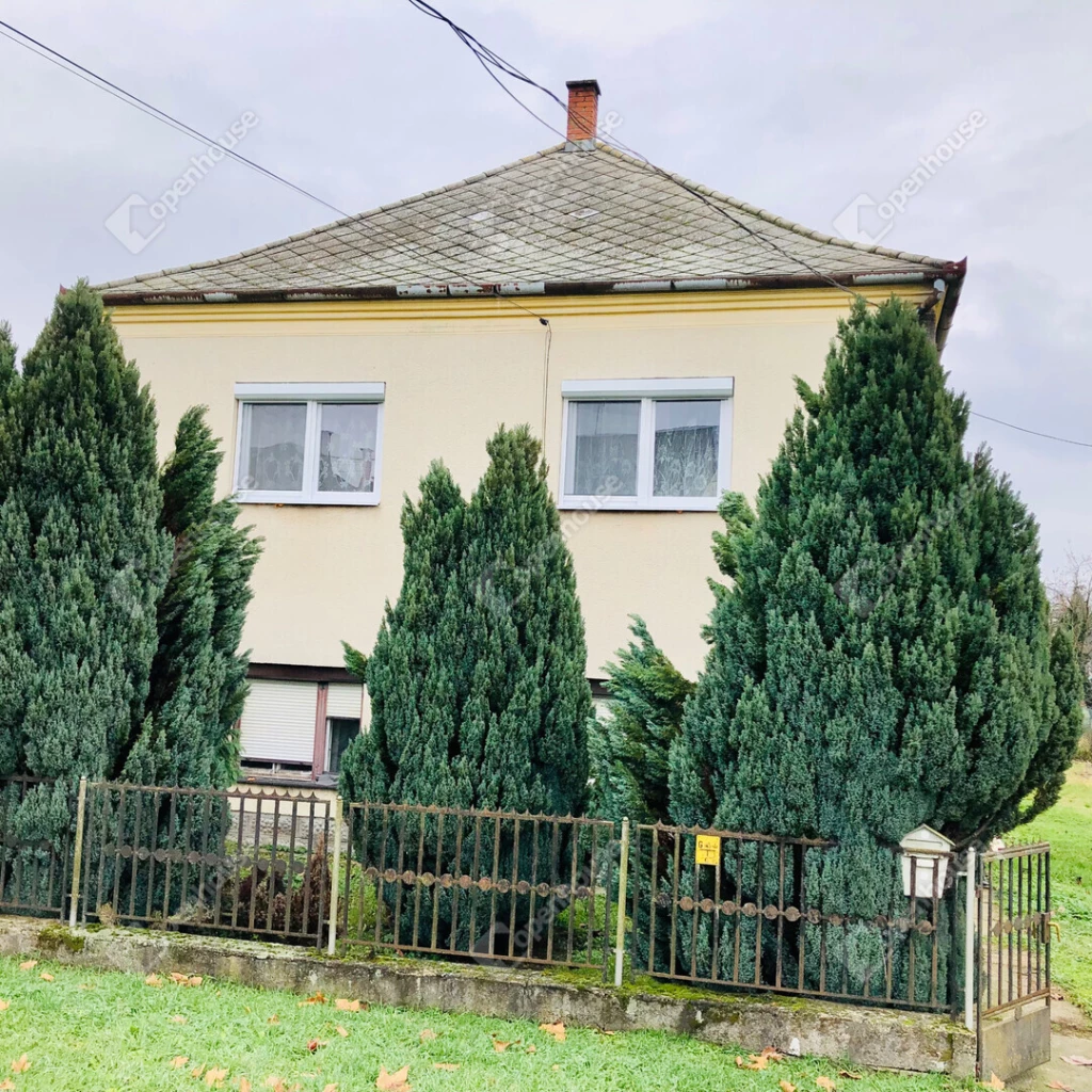 Eladó első emeleti erkélyes lakás Zákányban!