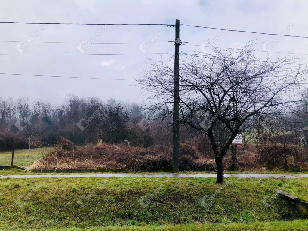 c3-1-name c2-50-name, Csörnyeföld