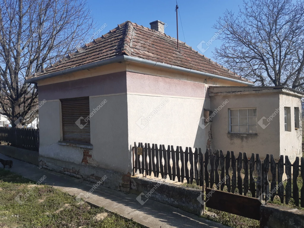 Felújítandó ház 3000 m²-es telken – csak 6,9 M Ft – Nagykanizsa és Zalaegerszeg között
