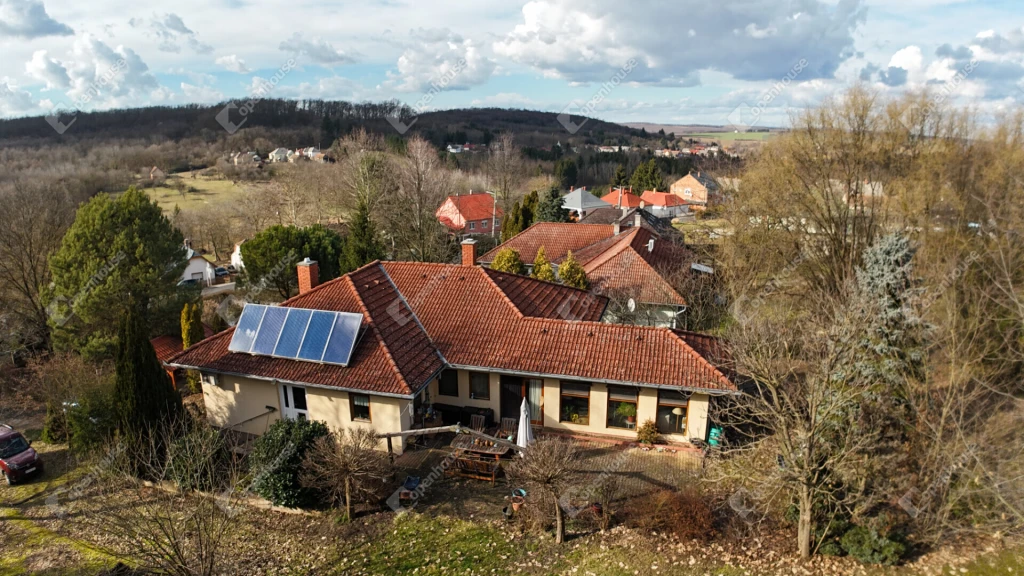 c3-1-name c2-1-name, Pogányszentpéter