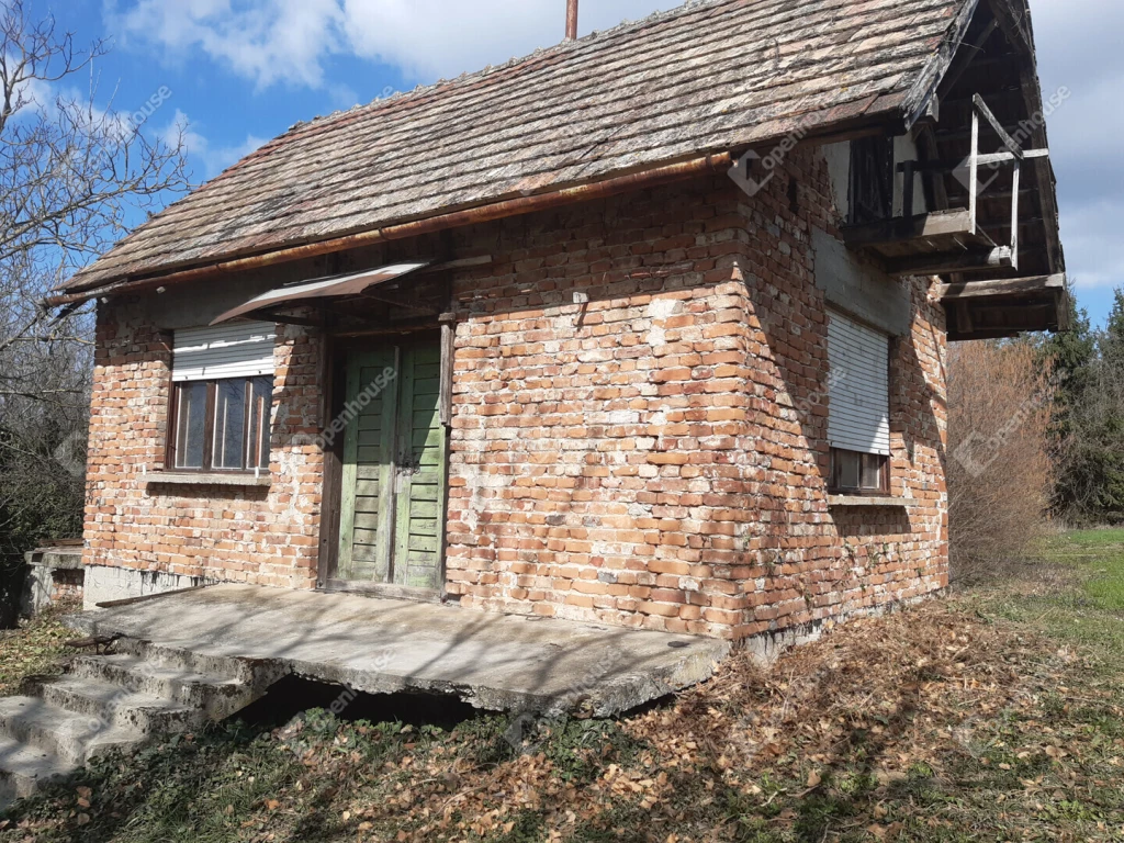 Sand-hegyen – egyedi nagy méretű, nomád élethez, nagy birtok eladó