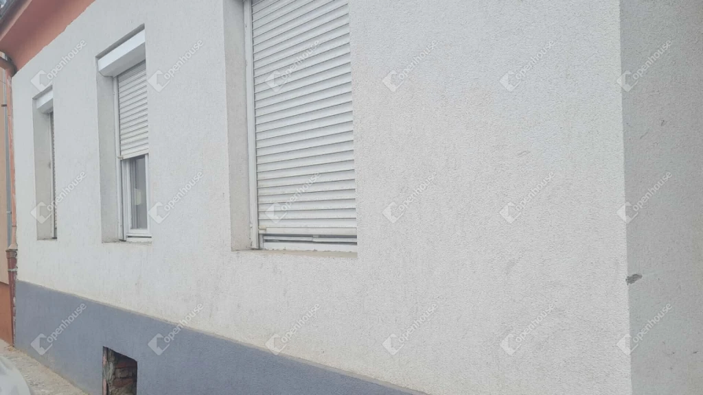 Befektetők!!!Belvárosi, 10 lakásos társasházi eladó!