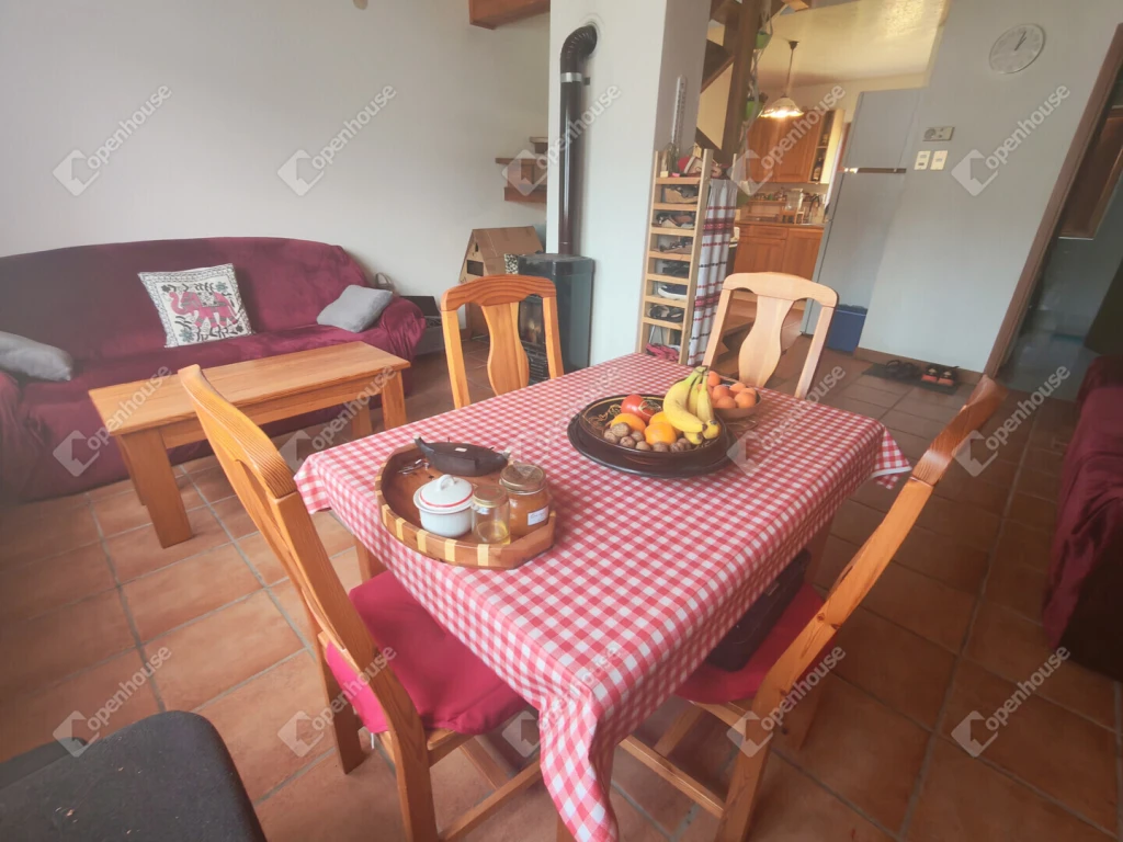 Eladó családi ház kistolmácson 10021 m² területtel