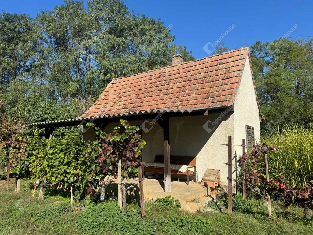 Eladó zártkert Miháldon