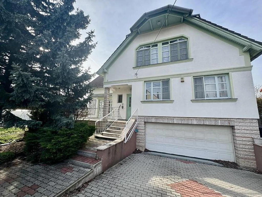 Eladó családi ház, Dunakeszi