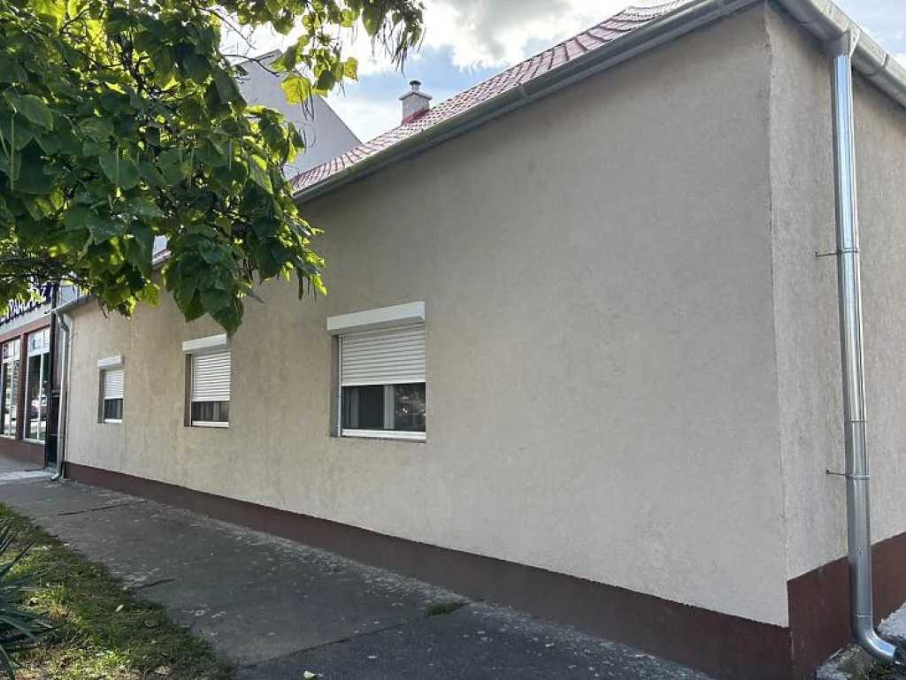 Eladó téglalakás, Dunakeszi