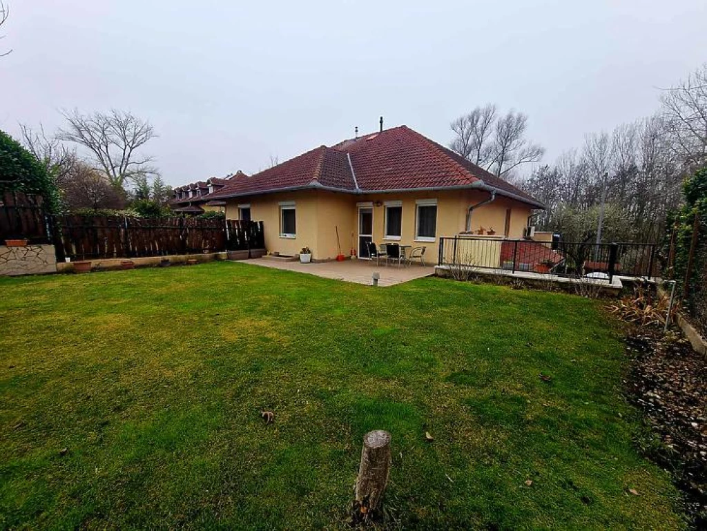 For sale semi-detached house, Dunakeszi