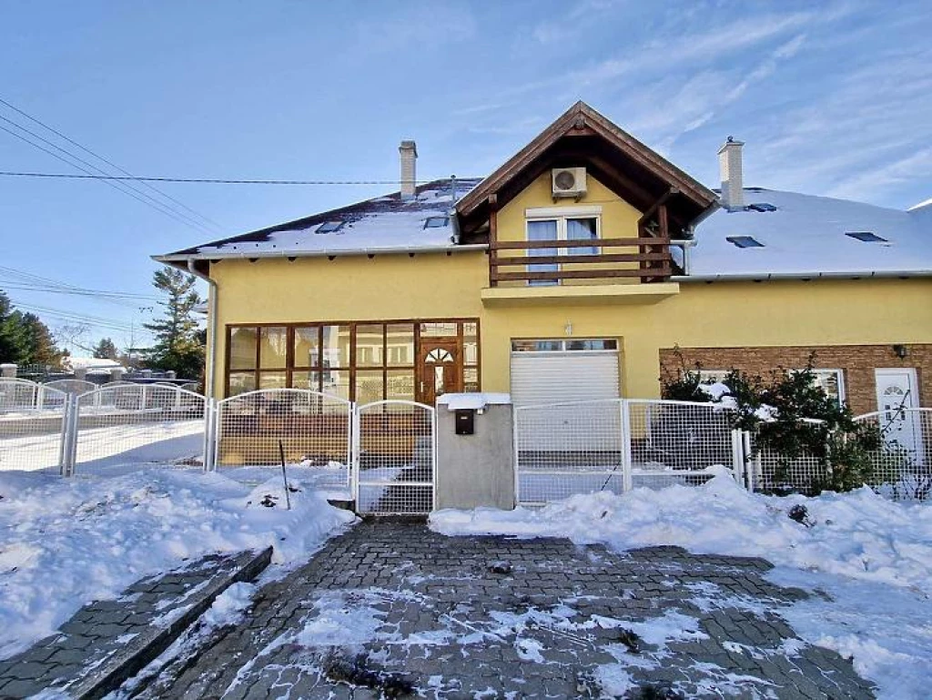 For sale semi-detached house, Dunakeszi