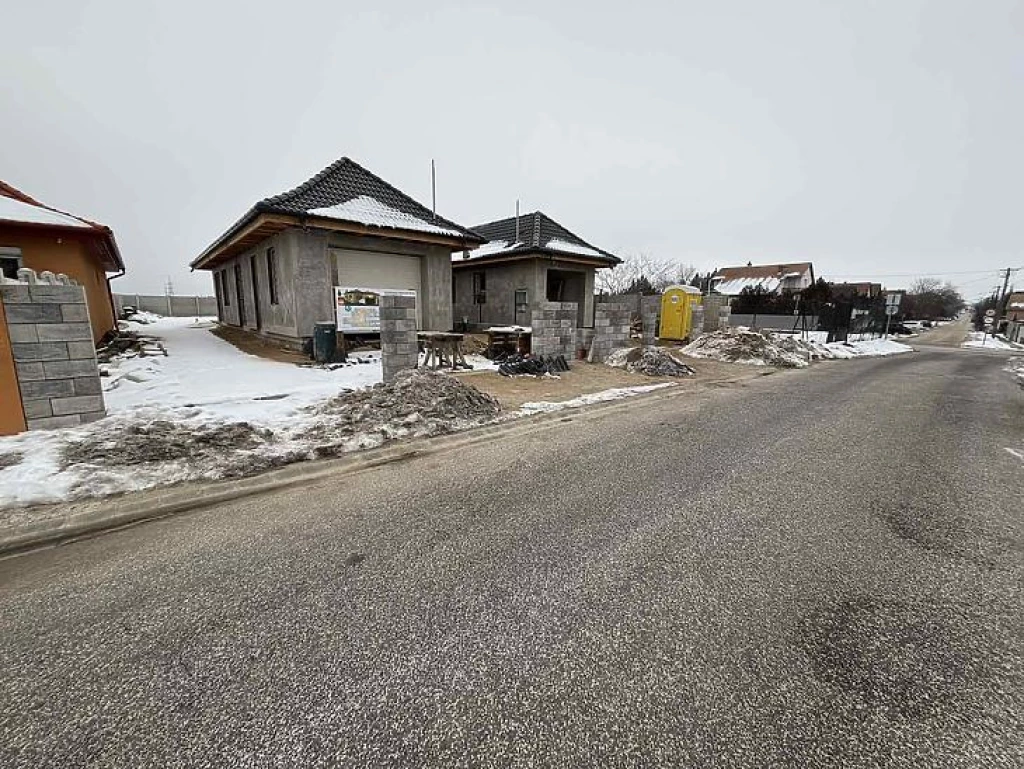 Eladó ikerház, Fót