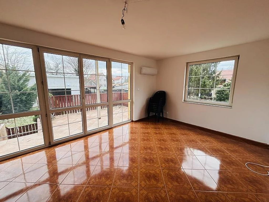 Eladó családi ház, Fót