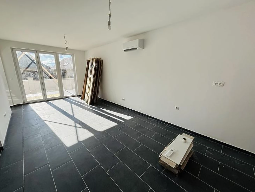 Eladó ikerház, Fót